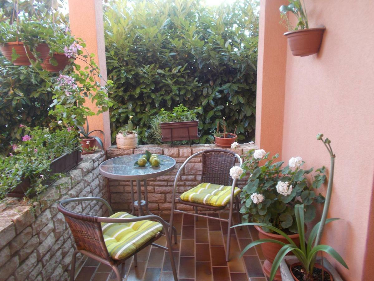 Ella Apartment Pula Exterior foto